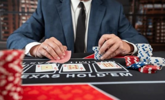 ug7772 gaming categories screen showing slot, live casino and sportsbook options on mobile