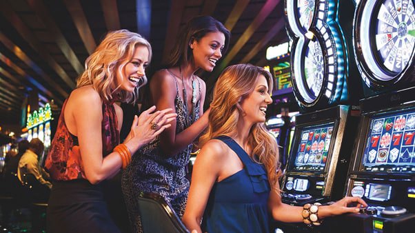 ug7772 player celebrating a big win on a Philippine online gaming platform